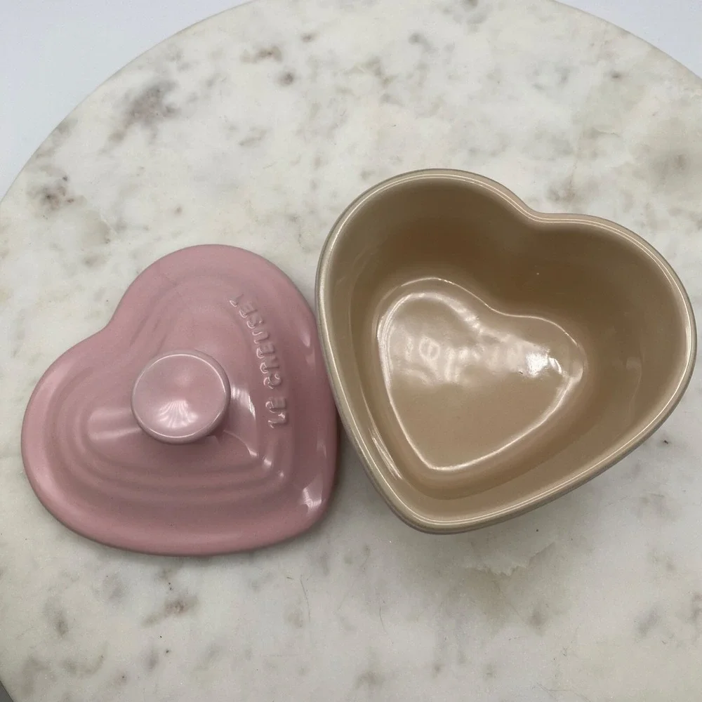 Le Creuset Pink Heart Ramekin Stoneware Individual Serving‎ Casserole or Dessert